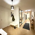 101 M2 Bright Four-room Near The Center Апартаменты *