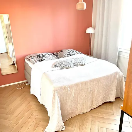 アパート 101 M2 Bright Four-room Near The Center